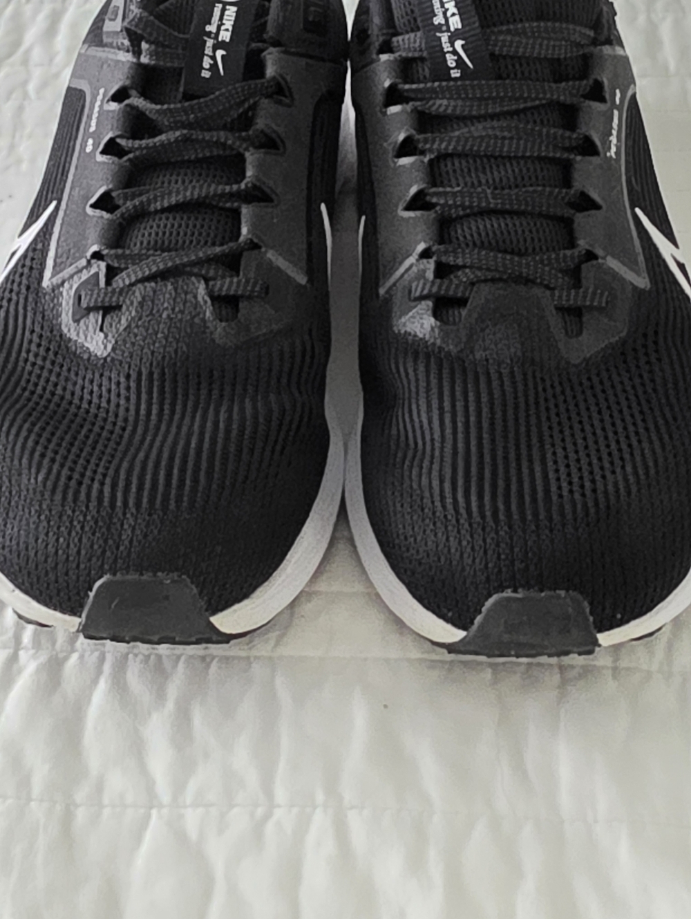 Nike Pegasus 40 Men's Size 11.5 Black and White Running Sneakers - Picture 11 of 16